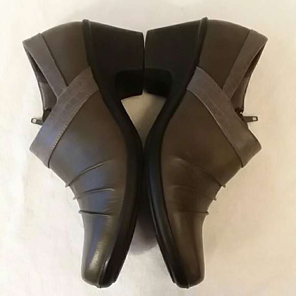 Easy Street gray shoe boot with croco - Picture 5 of 8